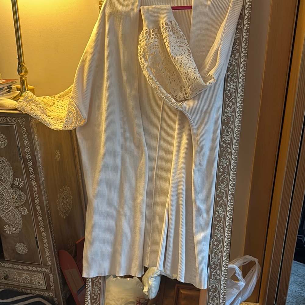 Express Cream Cardigan with Lace Sleeves